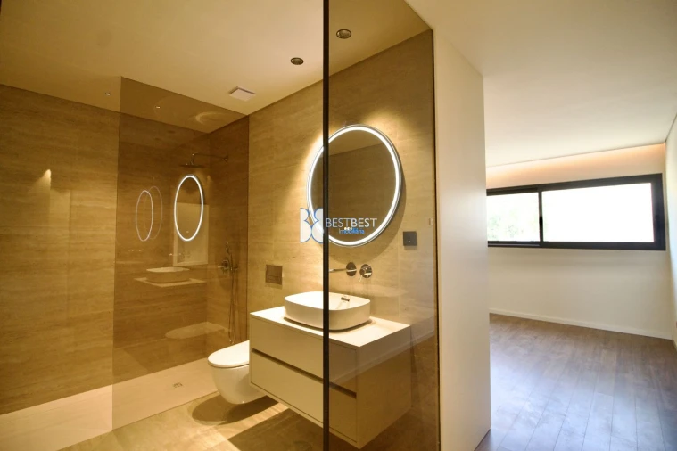 Moradia T4 para Venda em Requião Foto 21