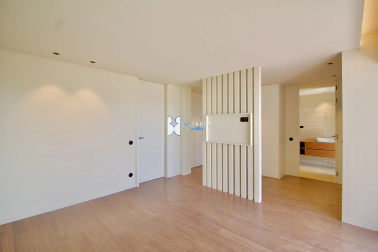 Moradia T4 para Venda em Requião Foto 13