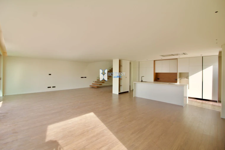 Moradia T4 para Venda em Requião Foto 6