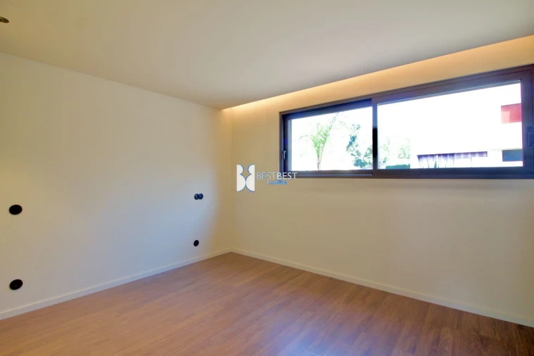 Moradia T4 para Venda em Requião Foto 27