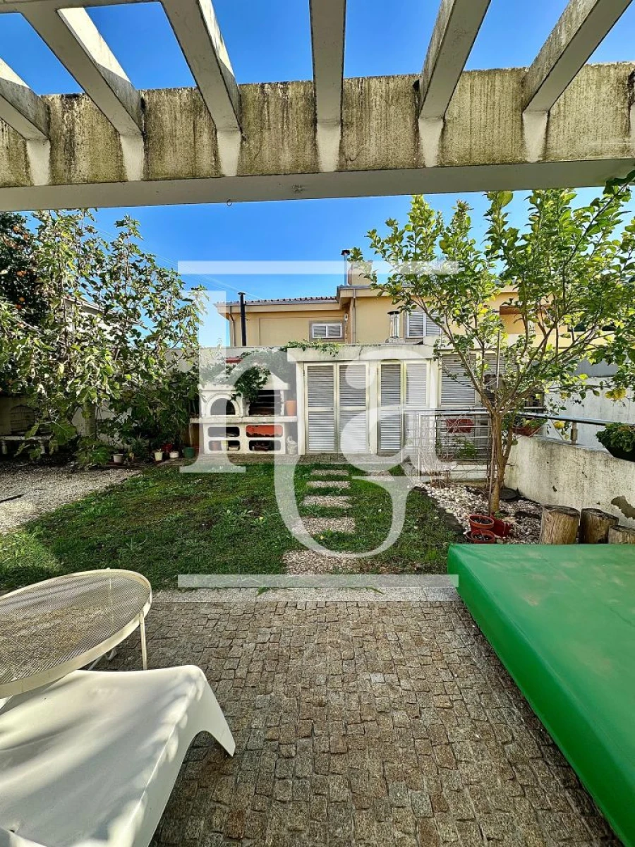 Moradia T4 para Venda em Nogueira e Silva Escura Foto 8