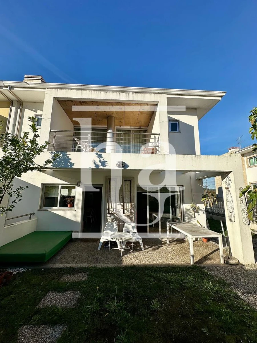 Moradia T4 para Venda em Nogueira e Silva Escura Foto 1