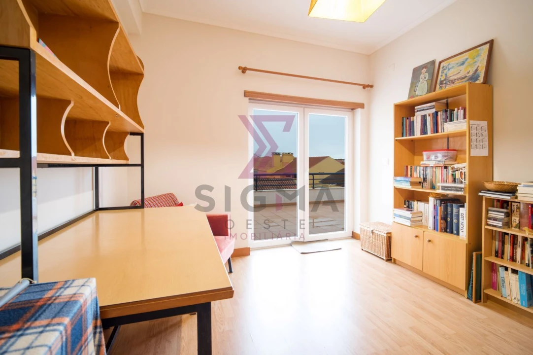 Apartamento T3 para Venda em Bombarral e Vale Covo Foto 35