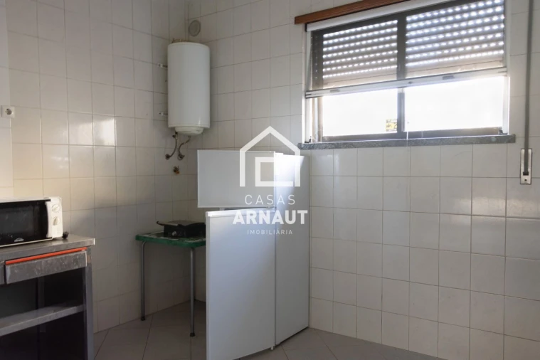 Loja para Arrendamento em Pombal Foto 9