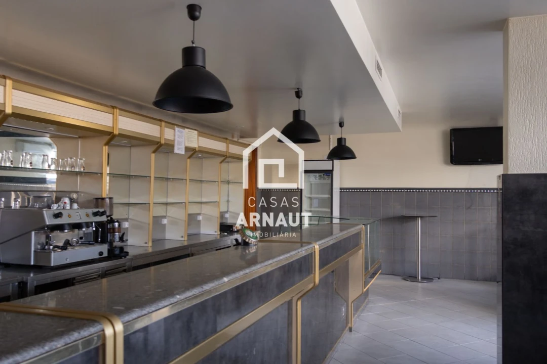 Loja para Arrendamento em Pombal Foto 7