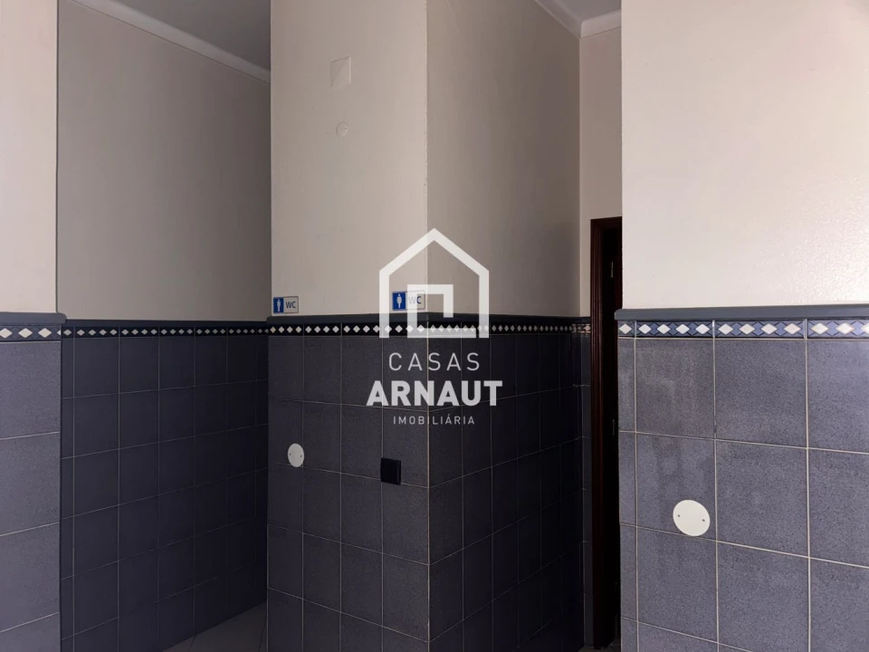 Loja para Arrendamento em Pombal Foto 14