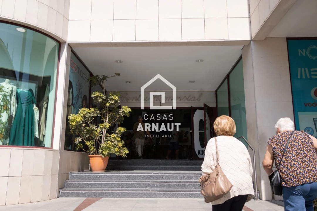 Loja para Arrendamento em Pombal Foto 9