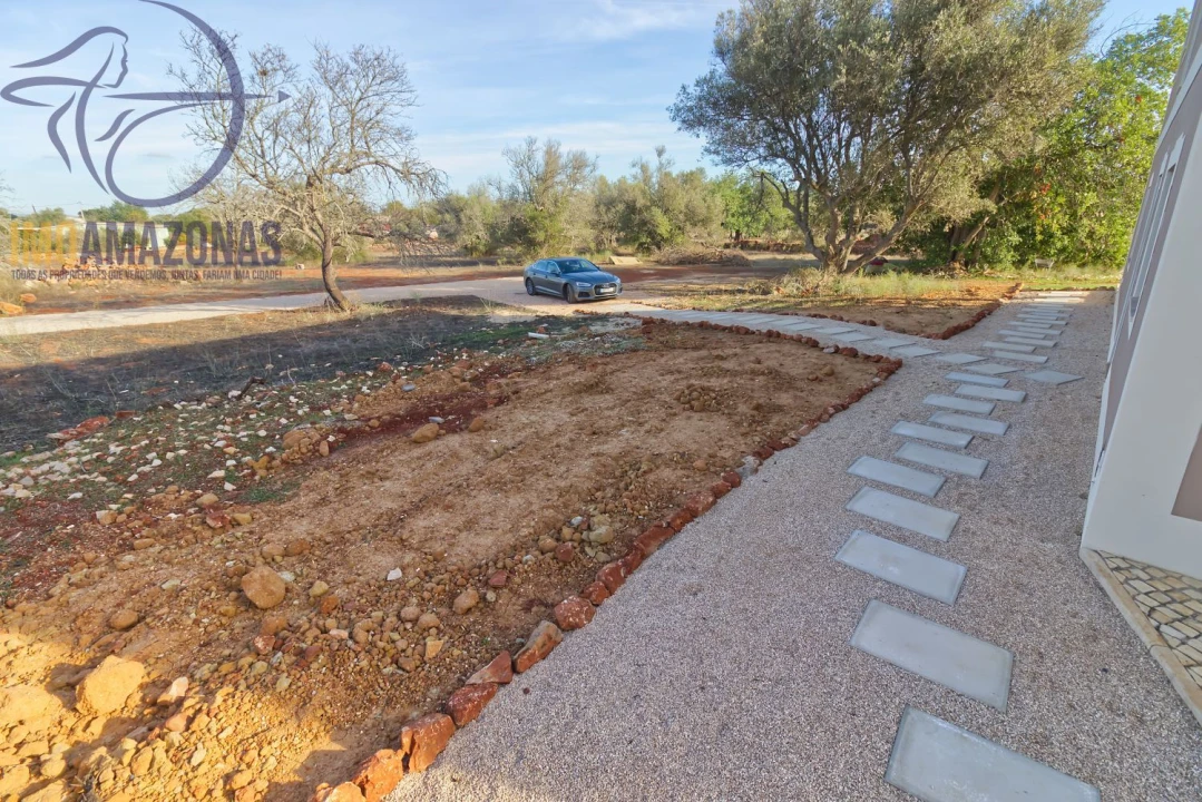 Moradia T3 para Venda em São Bartolomeu de Messines Foto 24