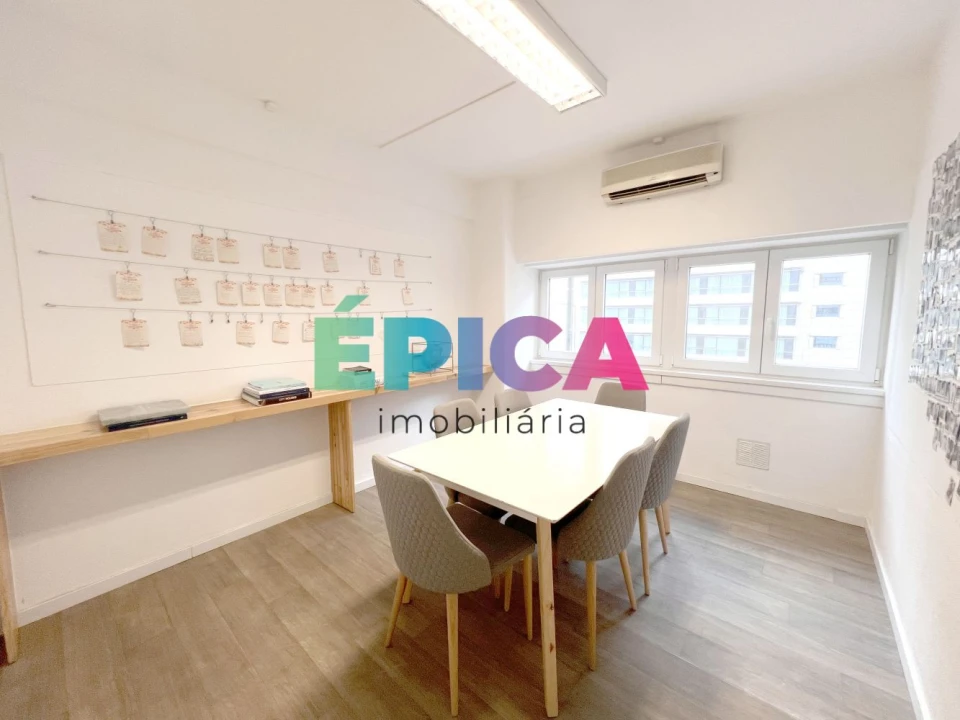 Loja para Arrendamento em Avenidas Novas Foto 14