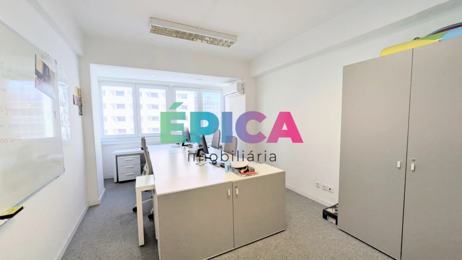 Loja para Arrendamento em Avenidas Novas Foto 36