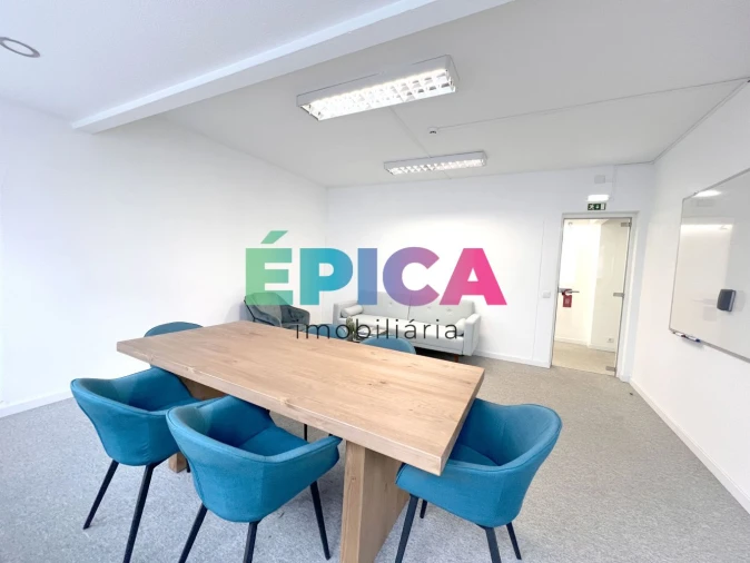 Loja para Arrendamento em Avenidas Novas Foto 18