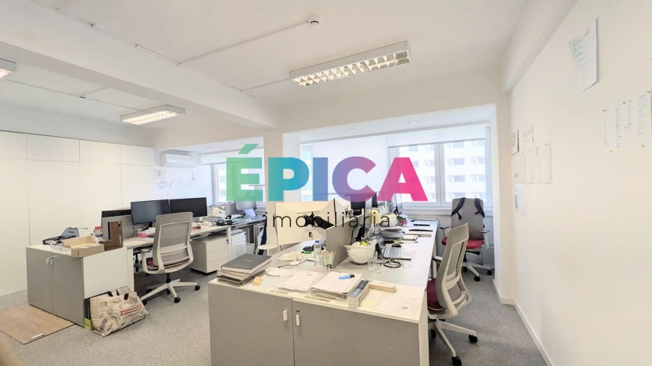 Loja para Arrendamento em Avenidas Novas Foto 37