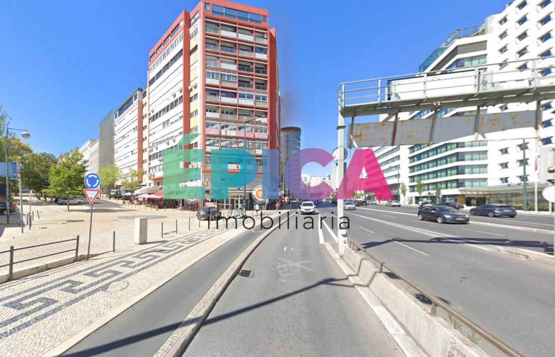 Loja para Arrendamento em Avenidas Novas Foto 60