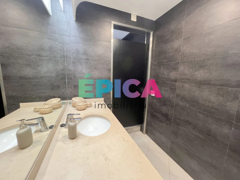 Loja para Arrendamento em Avenidas Novas Foto 21