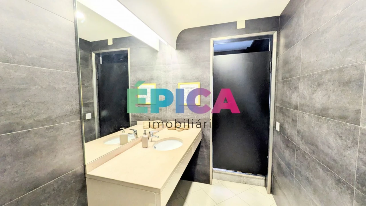 Loja para Arrendamento em Avenidas Novas Foto 38