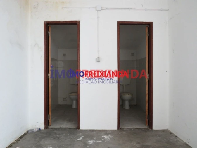 Loja para Arrendamento em Nossa Senhora da Piedade Foto 9