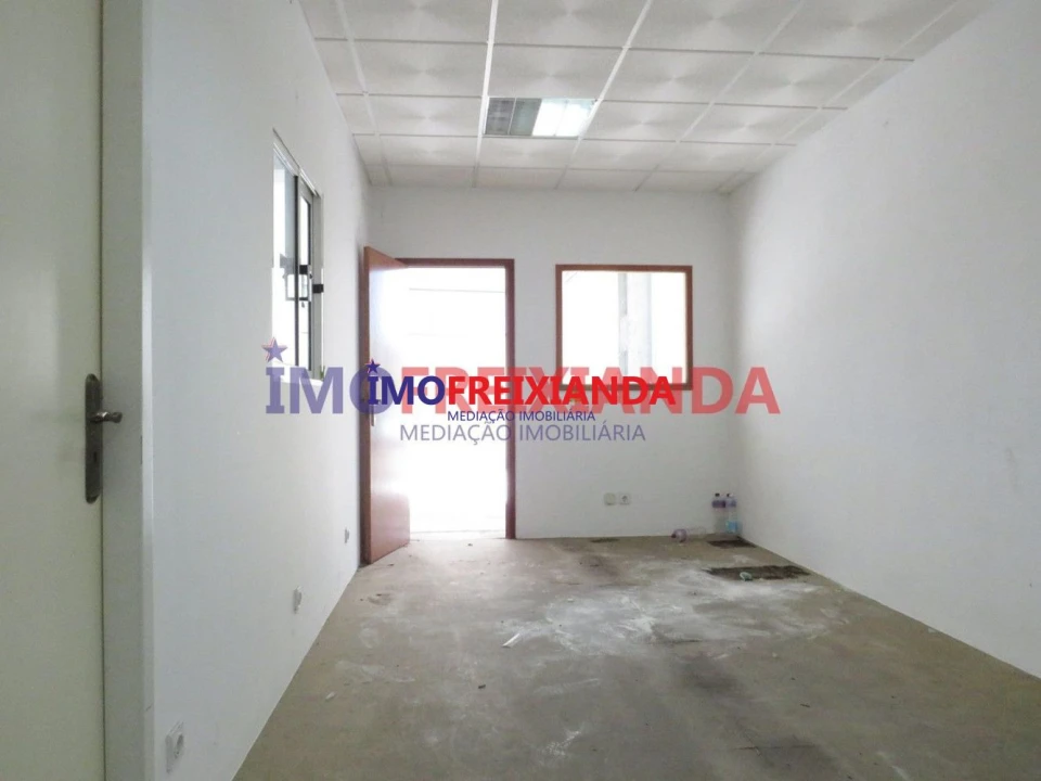 Loja para Arrendamento em Nossa Senhora da Piedade Foto 6