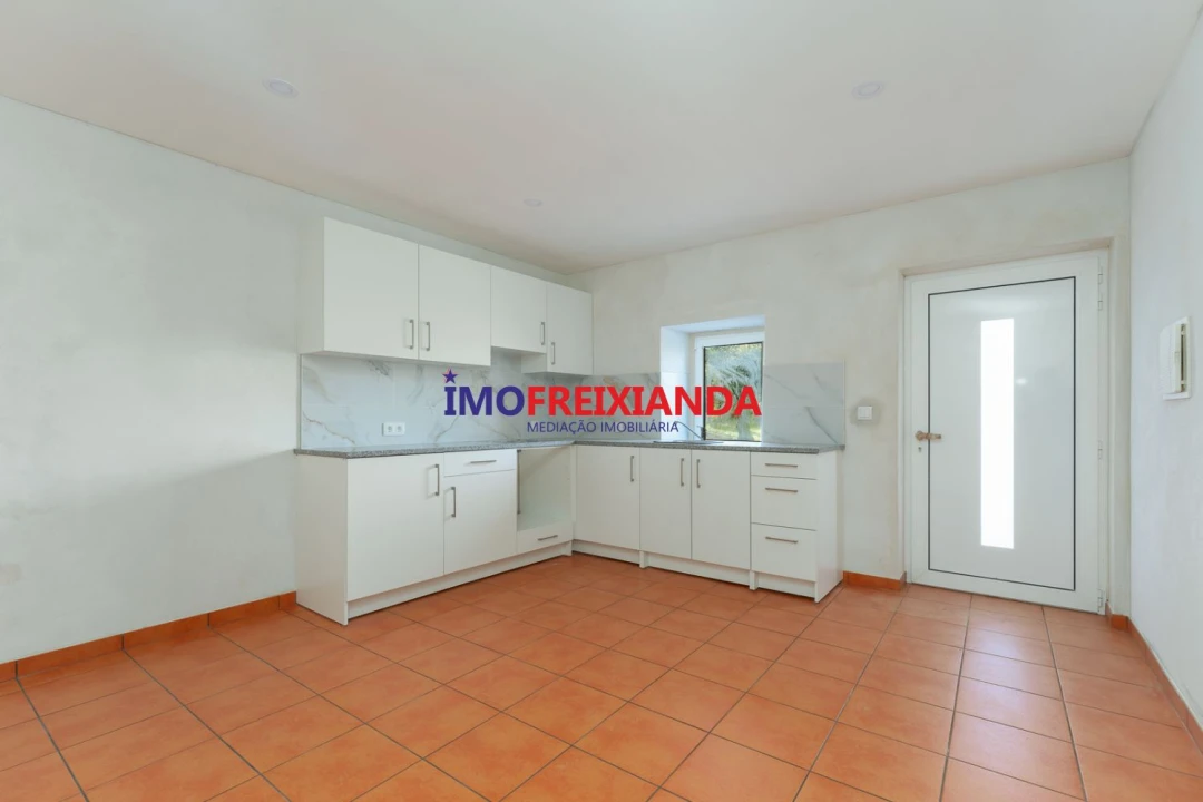 Moradia T1 para Venda em Pelma Foto 1