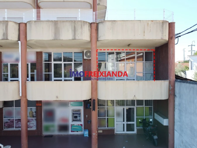 Loja para Venda em Freixianda, Ribeira do Fárrio e Formigais Foto 8