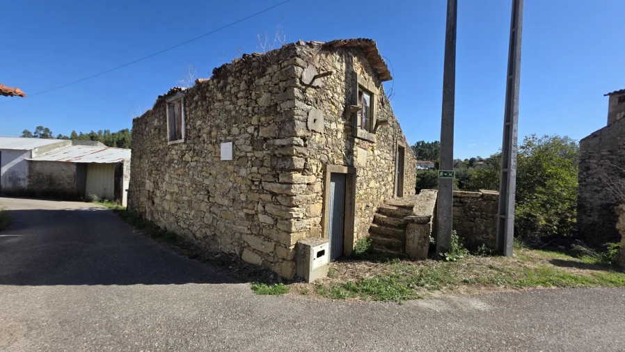 Moradia T3 para Venda em Casais e Alviobeira Foto 2