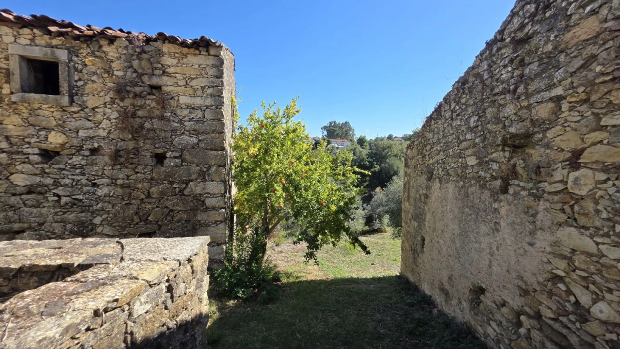 Moradia T3 para Venda em Casais e Alviobeira Foto 30