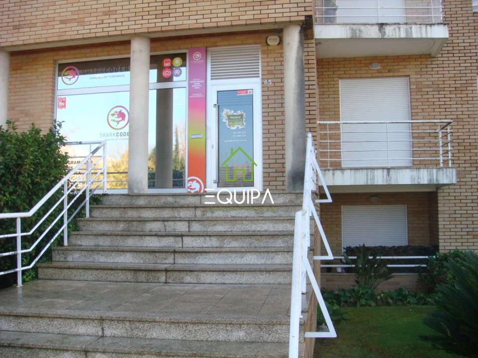 Loja para Venda em Paredes Foto 1