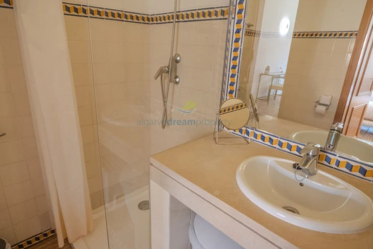 Moradia T2 para Venda em Luz Foto 5