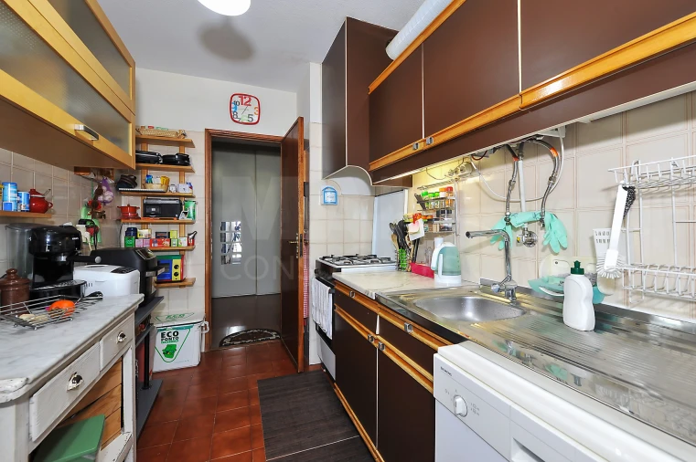 Apartamento T2 para Venda em Santo António dos Cavaleiros e Frielas Foto 7