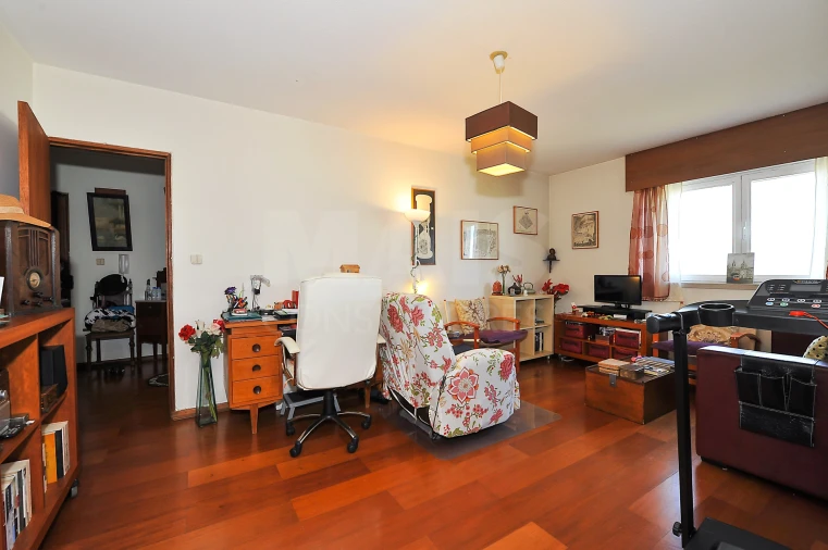 Apartamento T2 para Venda em Santo António dos Cavaleiros e Frielas Foto 10