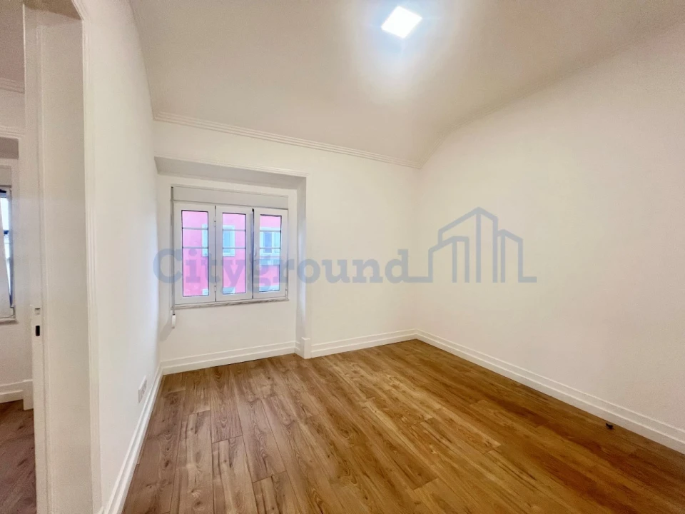 Apartamento T2 para Venda em Penha de França Foto 8