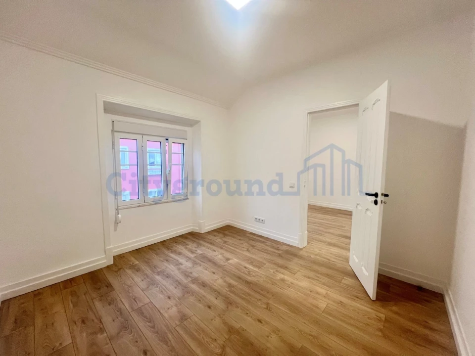 Apartamento T2 para Venda em Penha de França Foto 4