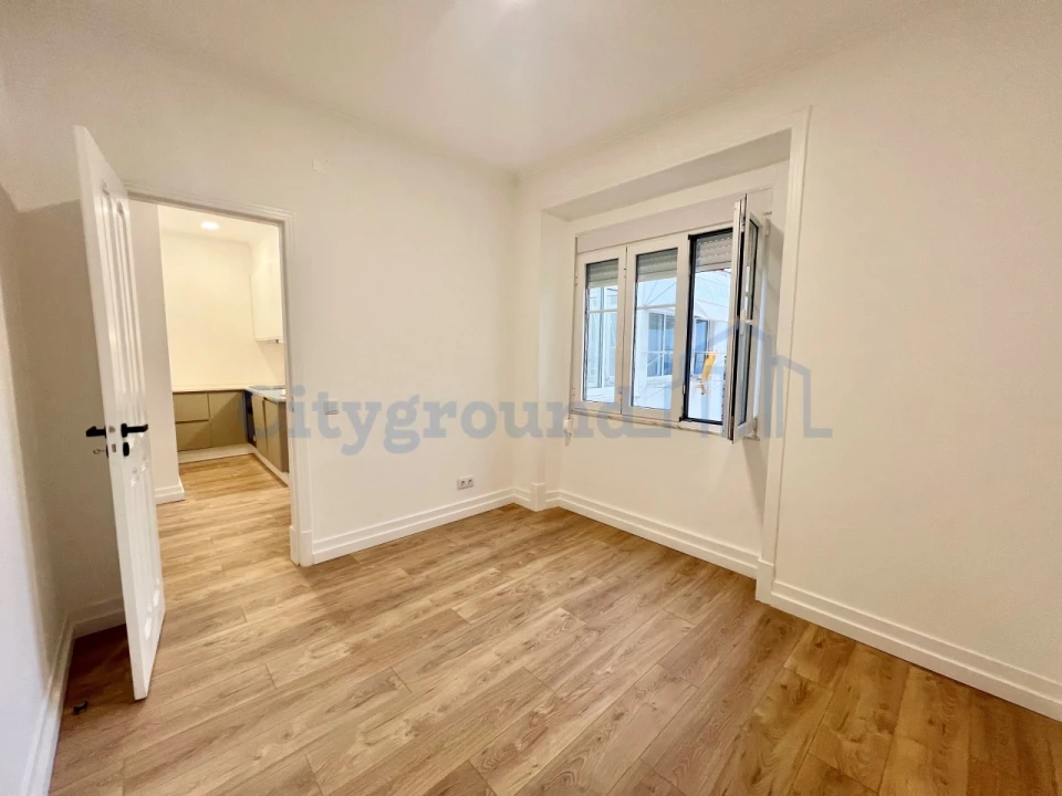 Apartamento T2 para Venda em Penha de França Foto 15