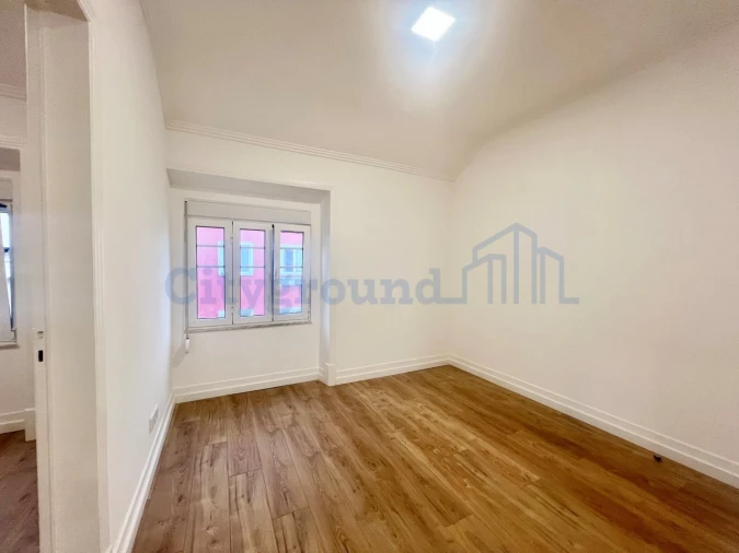 Apartamento T2 para Venda em Penha de França Foto 2