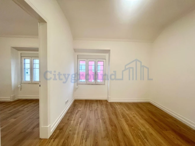 Apartamento T2 para Venda em Penha de França Foto 3