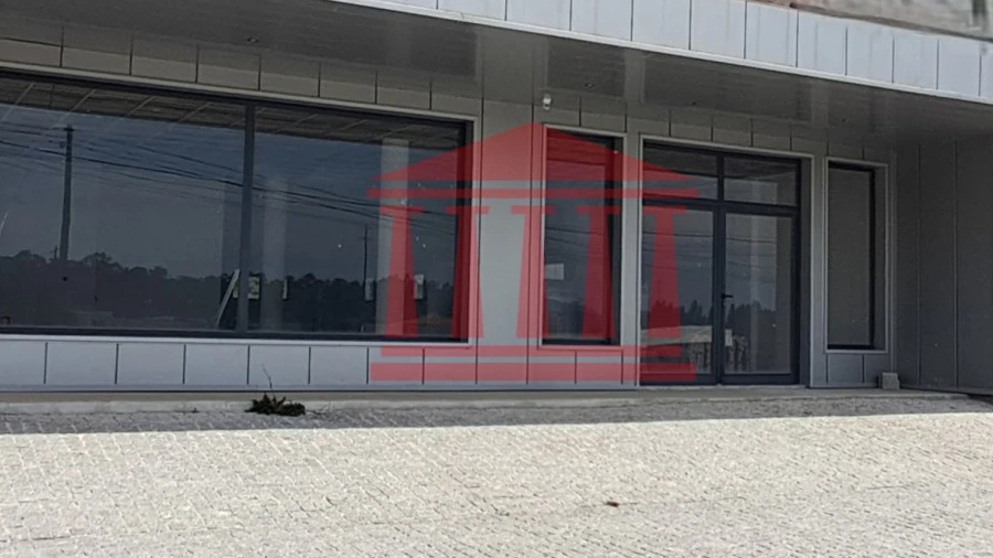 Loja para Arrendamento em Abade de Neiva
