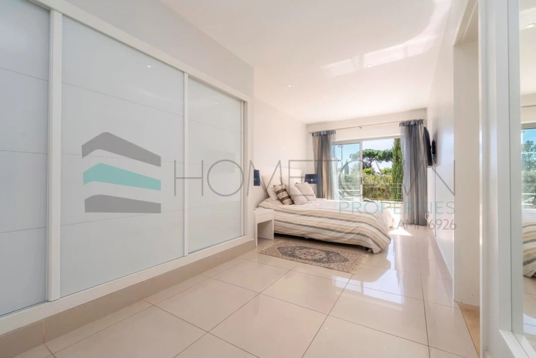 Apartamento T2 para Venda em Quarteira Foto 11