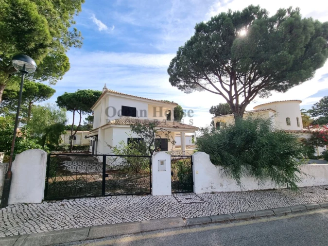 Moradia T5 para Venda em Albufeira e Olhos de Água Foto 2