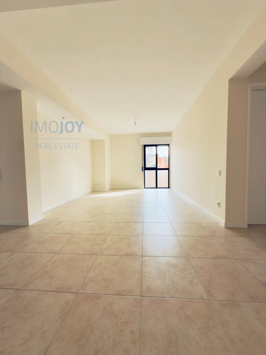 Apartamento T2 para Venda em Algueirão-Mem Martins Foto 3