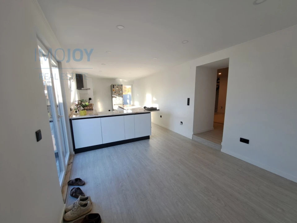 Moradia T3 para Venda em Santiago dos Velhos Foto 7