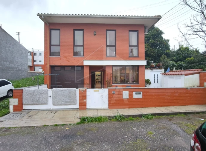 Moradia T3 para Venda em Barroselas e Carvoeiro