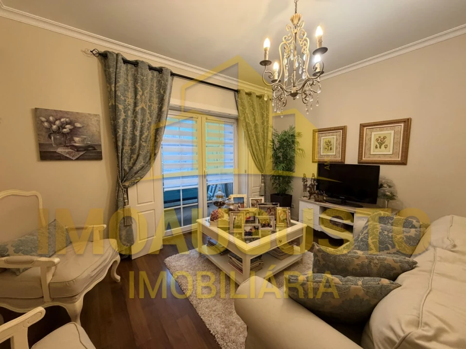 Moradia T4 para Venda em Guarda Foto 3