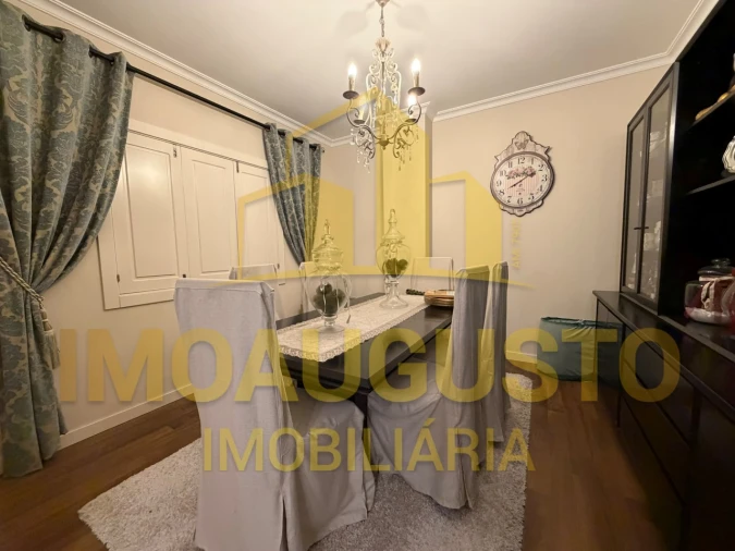 Moradia T4 para Venda em Guarda Foto 4