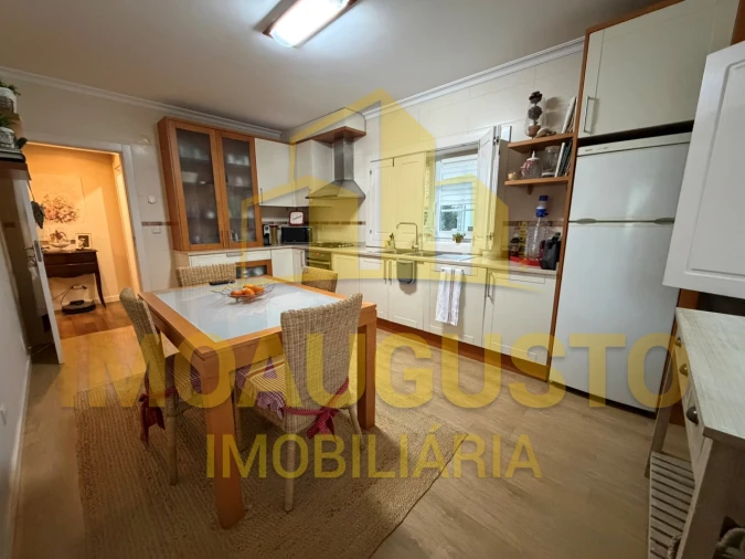 Moradia T4 para Venda em Guarda Foto 5