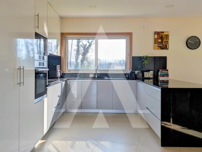 Moradia T3 para Venda em Macinhata do Vouga Foto 3