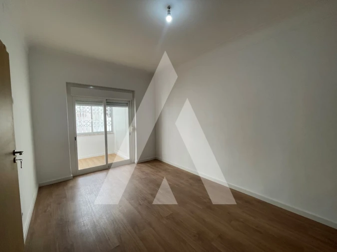 Apartamento T2 para Venda em Venteira Foto 2