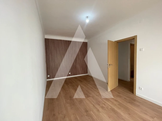 Apartamento T2 para Venda em Venteira Foto 3