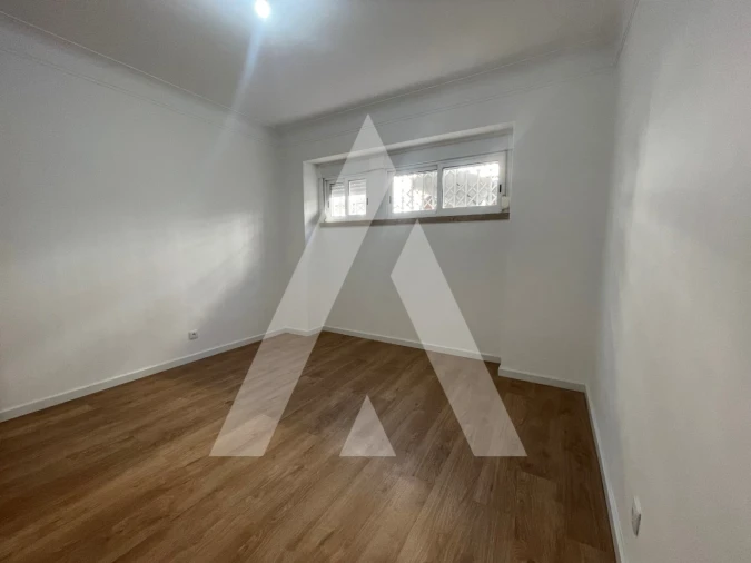 Apartamento T2 para Venda em Venteira Foto 8