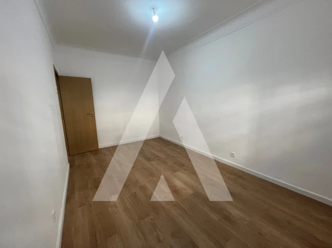 Apartamento T2 para Venda em Venteira Foto 12