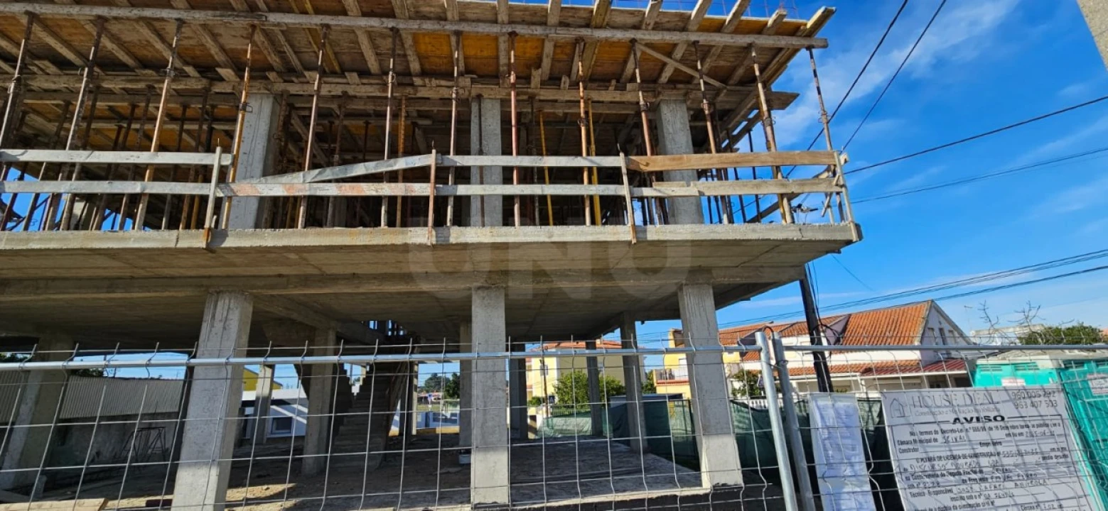 Moradia T3 para Venda em Fernao Ferro Foto 3