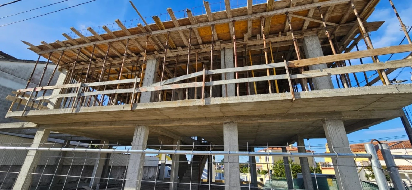 Moradia T4 para Venda em Fernao Ferro Foto 3